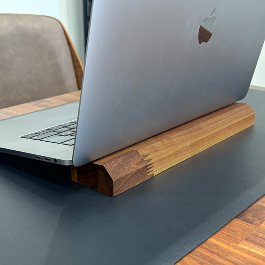 木製　くるみ材　laptopスタンド　パソコンスタンド　冷却ラック　直立スタンド ノートパソコンスタンド ウォールナット – Wooden JAPAN 匠一松